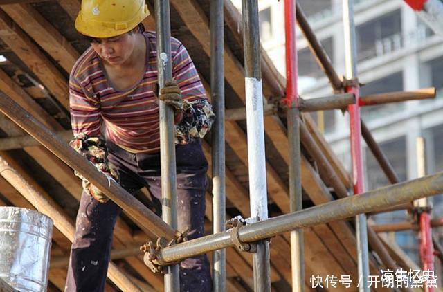 北大女硕士放弃高薪,回老家做油漆工,坦言日子踏实、精神放松