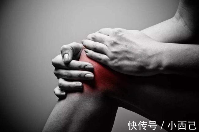 膝关节|四神煎治疗膝关节肿大积水，膝盖疼再也不用求医问药了