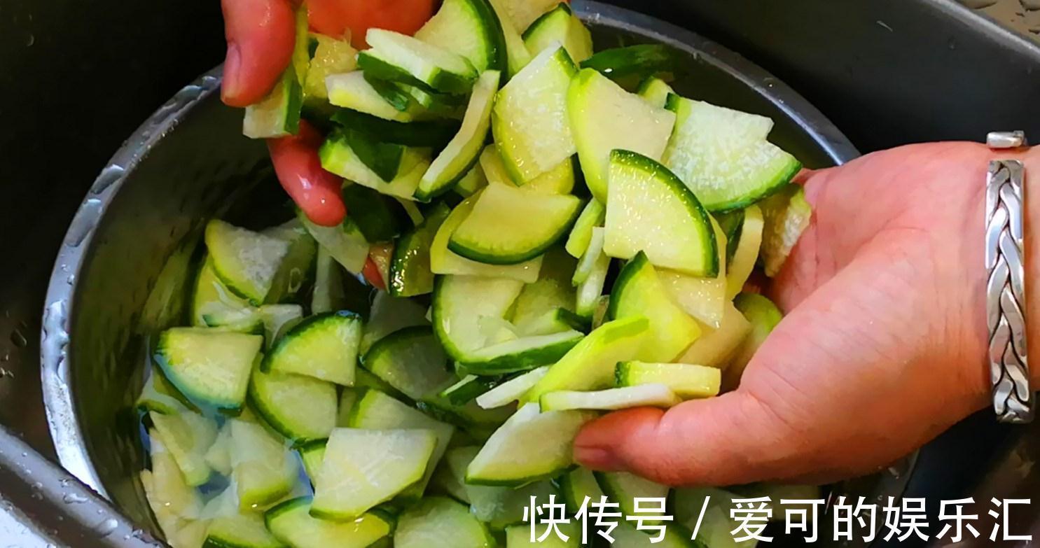 保存萝卜不放冰箱、不埋土,简单3步,一冬不糠,天天吃新鲜萝卜