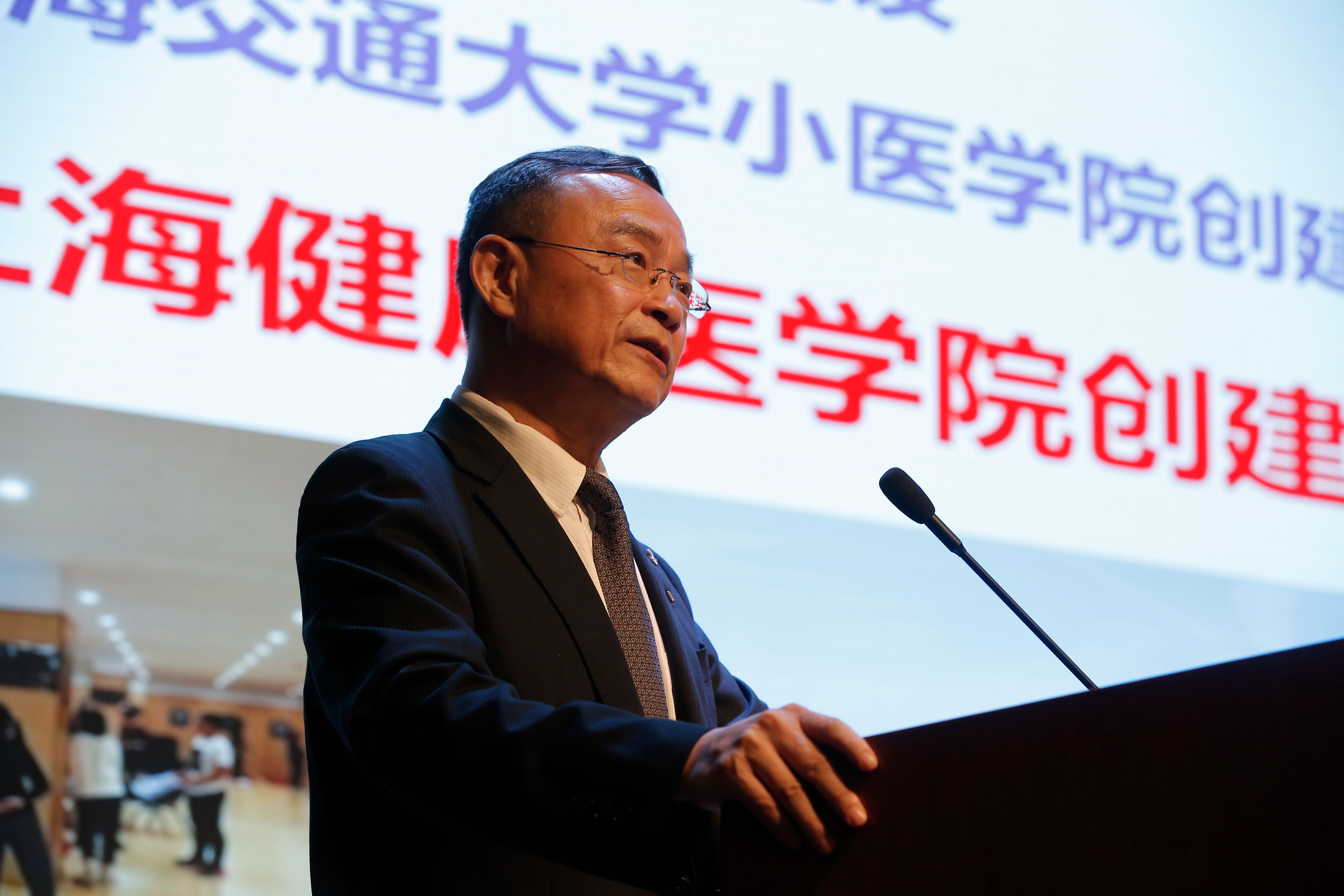 青年医生|“30岁”银蛇奖推青年医生扶持新策：“恒杰”计划启动，奖励造福患者的临床创新