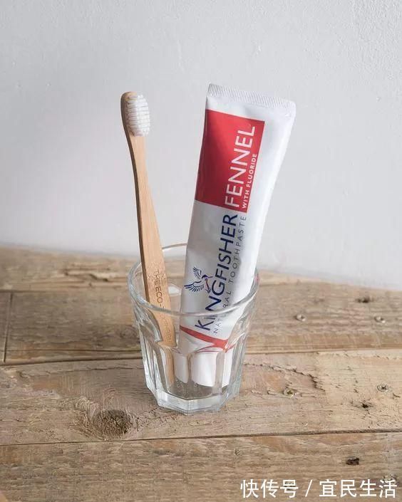 贴画|墙壁脏了不用重新粉刷,学会这几招,洁白如新~