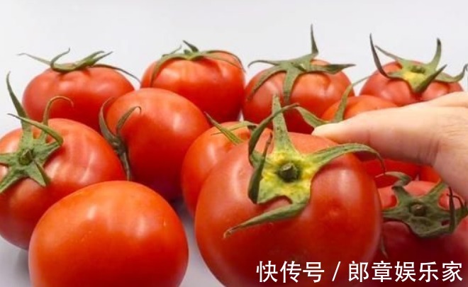 多汁|买西红柿别只会看颜色，牢记4个妙招，西红柿鲜甜多汁，做菜好吃