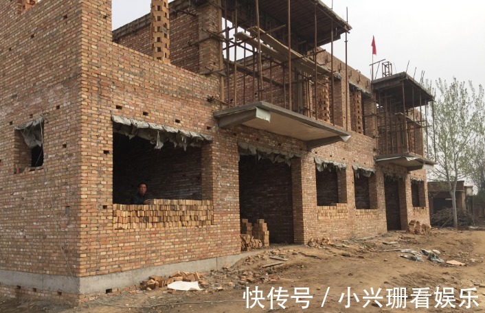 美国|美国是发达国家，他们为何不用混泥土建房子，是因为人工吗？