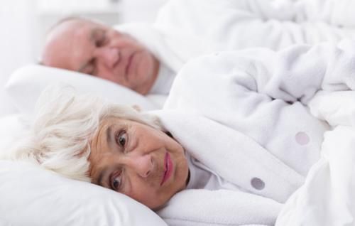 老年|失眠了就要吃药?聊一聊防治老年睡眠障碍的非药物疗法