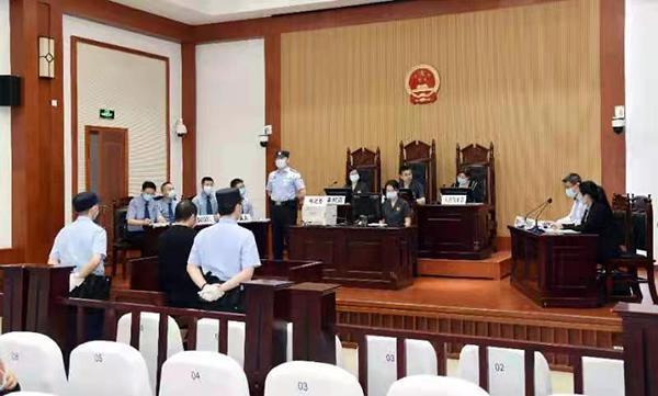 崇明|6个月310万，上海崇明一男子挣快钱，结果钱没花成自己还搭进去了