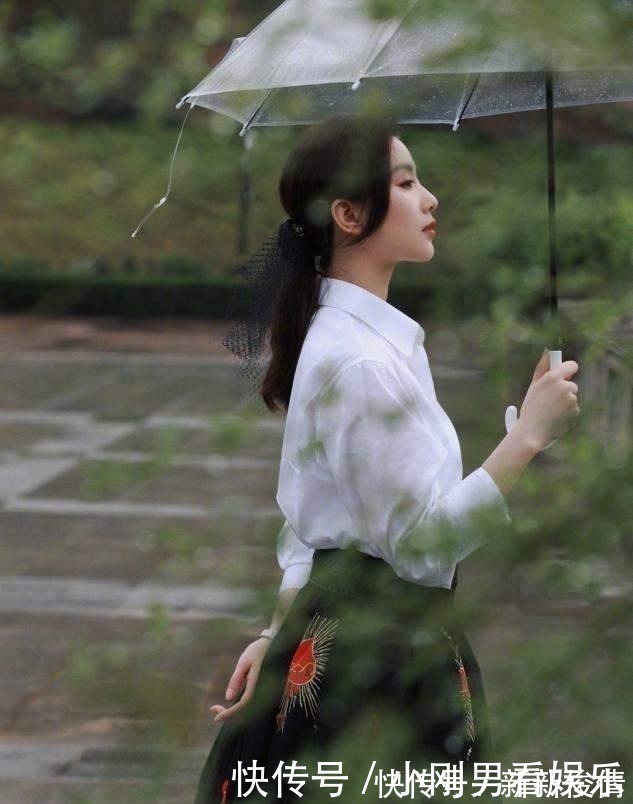 穿搭 女人别再披头散发了,太显老!今年流行这5种发型,减龄显脸小