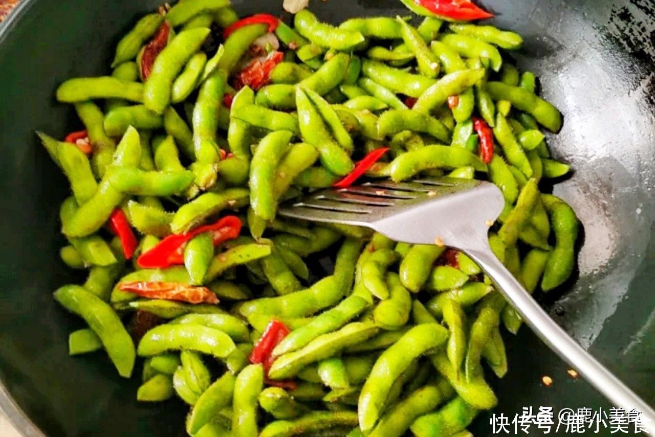 夏季|夏季最不可少的下酒菜，比炸花生米好吃，咸辣脆糯，还不易上火