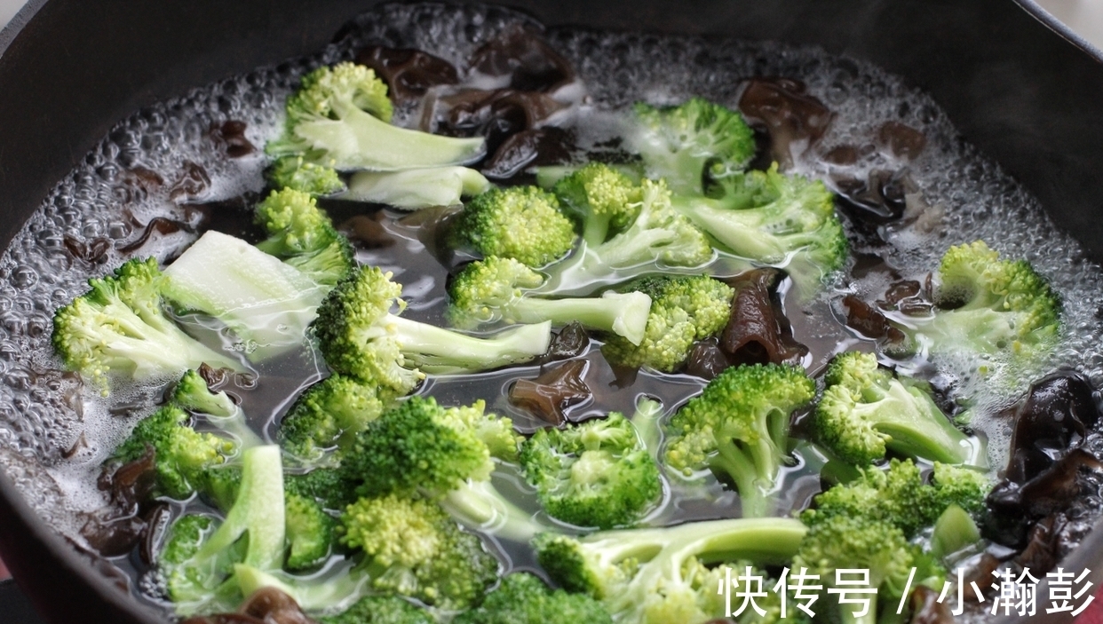木耳|夏天太热就别炒菜了,试试做点凉拌菜,爽口开胃热量低,干吃不胖