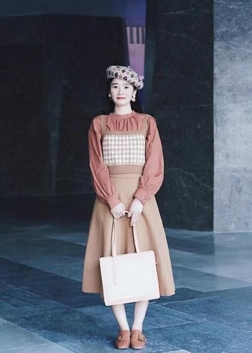 又到了穿马甲的季节，学会这几个搭配思路，时髦百搭显气质