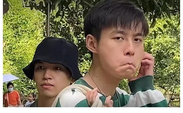 《心動4》快樂星球CP被偶遇，馬董摟著小孔，還“咬耳朵”講話