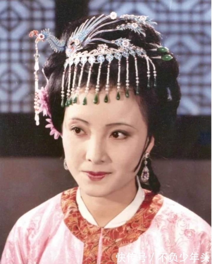 贾宝玉$贾母为何对秦可卿的遭遇熟视无睹?背后的原因让黛玉等人感激涕零