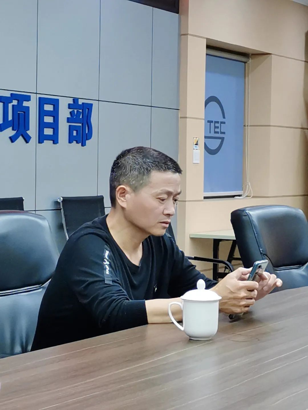 洪魔&白雪行者诗30首满山霜叶红如火,谁把相思都点燃