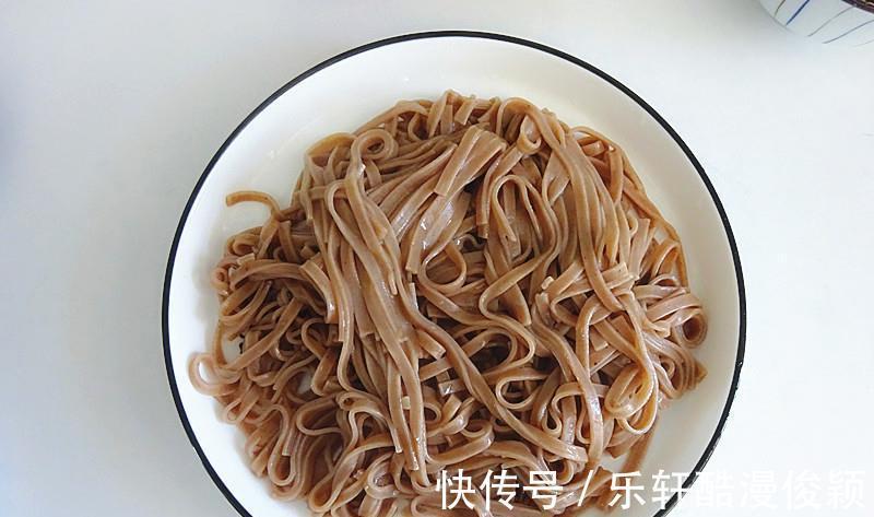 鸡胸肉|伏天,我的瘦身晚餐就一盘,好吃顶饱又低脂,一周至少吃三回!