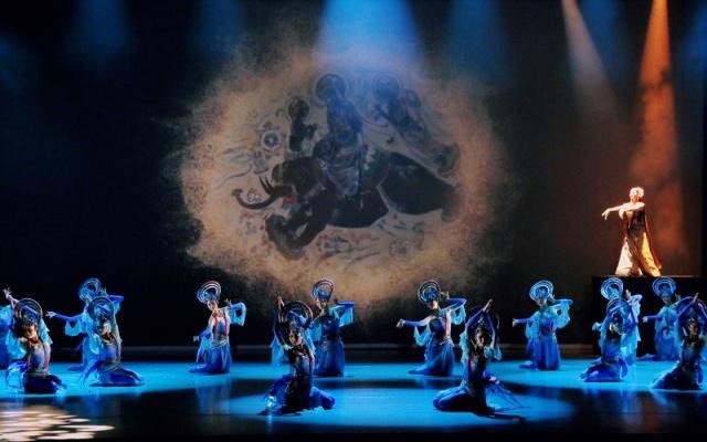  姐姐|三十的姐姐乘风破浪，千年的姐姐飞檐走壁