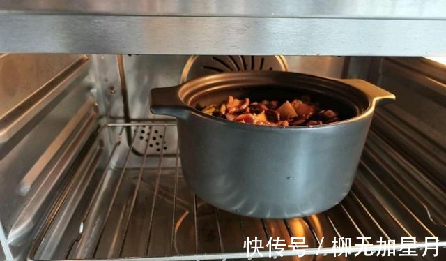 鲜香味美滑嫩可口的香菇蒸鸡,步骤简单,美味特别下饭!