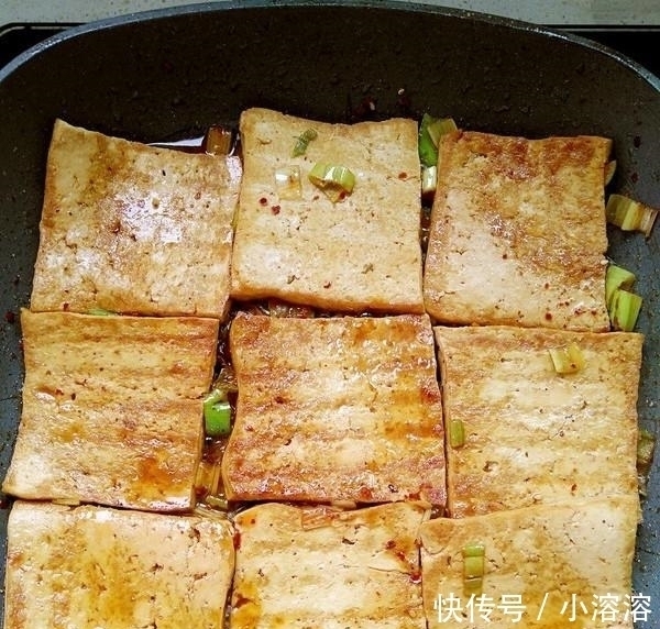 花椒粉|煎豆腐时,千万不要直接下锅!有这1步,豆腐不散不粘锅,特香!