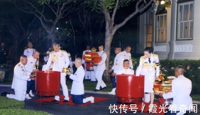 王室!苏提达早在7年之前,就以妻子身份陪同祭祖,宫廷认可远超诗妮娜