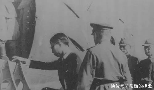 溥仪|溥仪赴日本考察, 吃饭时溥仪随从的一个举动, 帮溥仪赚足了面子!