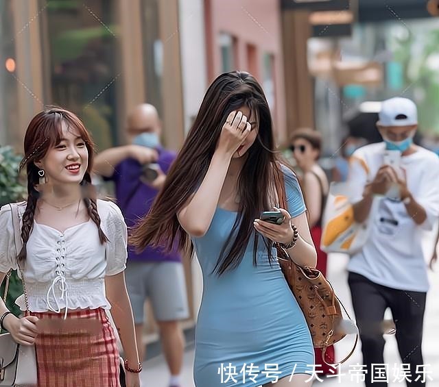 裙子 不够白就试试蓝色裙子吧,时尚又显白,尽显自然美感!