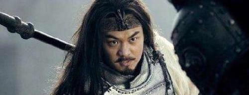 马腾|马超，一个坑爹叛主的投机者，却被《三国演义》洗白成了英雄