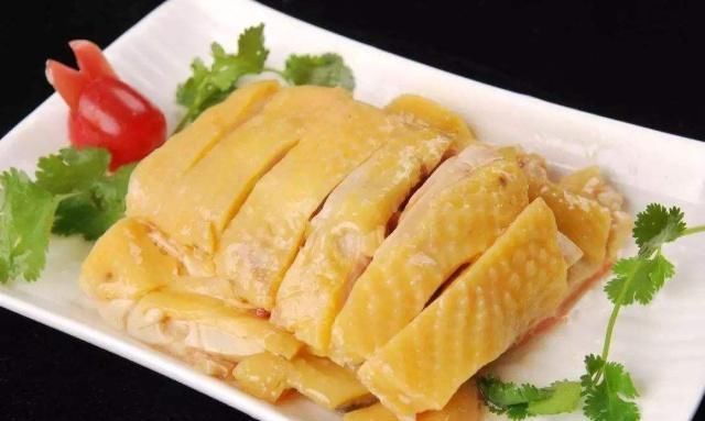 亲爱的|做白切鸡,千万不要直接煮,牢记这3点,鸡肉不干柴,又香又嫩