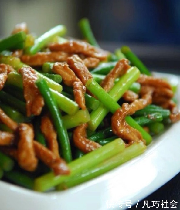 蒜苔|炒肉时,不要切好就炒,厨师长教你1招,肉软嫩鲜香,不柴也不腥