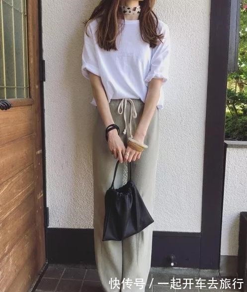 t恤 看了这位36岁日本妈妈的穿搭,网友这才是真正精致的“搭配”!