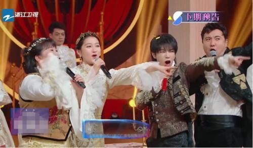 《王牌5》节目组主动“避嫌”,节目开场时,王牌家族的站姿引争议