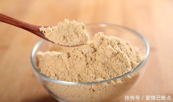 冬季钓鲫鱼,特效窝料和饵料配方汇总,助你大鲫鱼连竿上!