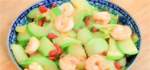 女性擔心老太快，常吃3種食物，美容養顏，延緩衰老，早吃早好