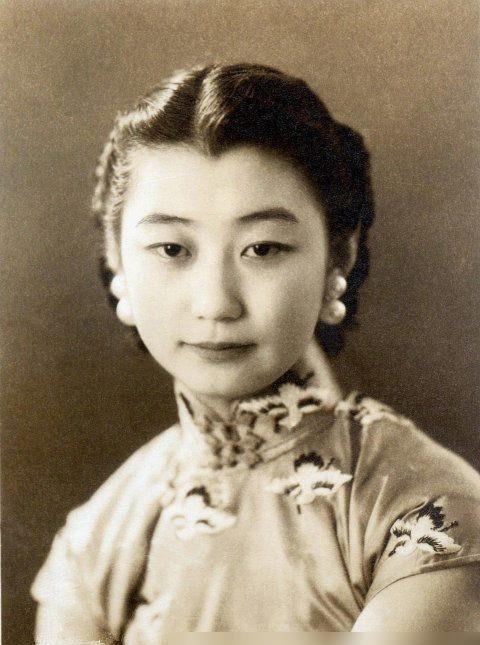 眼光来|清朝的妃子们其实并不丑，当她们认真照相的时候会美的让你感到惊艳