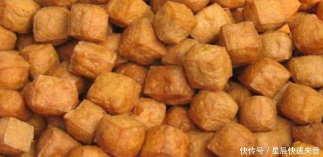 大葱放进去|立冬后,油豆腐和它绝配,香嫩爽口,没肉也香,1周不够吃