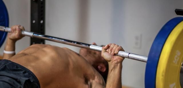三角肌|改掉这7个练胸小毛病，胸肌多几倍训练痕迹？