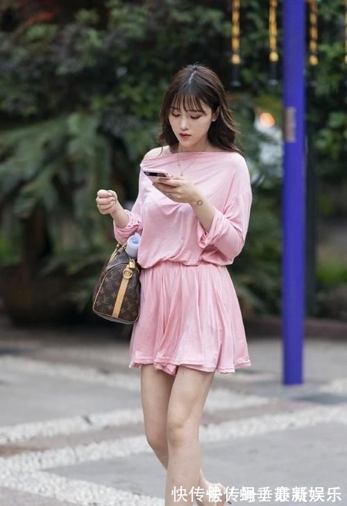 搭配 时尚的姑娘喜欢粉色,这些粉色服饰搭配,既显成熟稳重、又显年轻