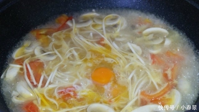 世上美食千千万,孩子最爱还是妈妈煮的面,比山珍海味都香