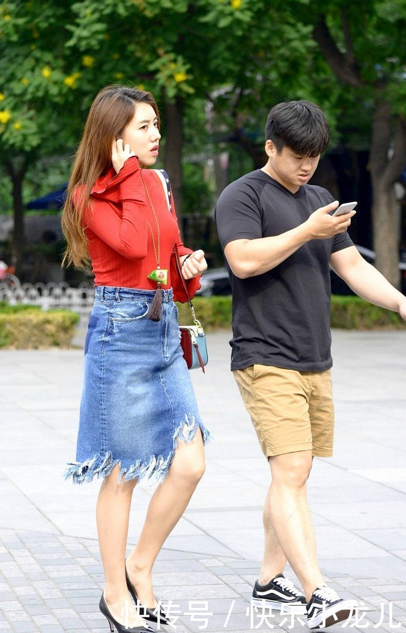 优雅|毛边牛仔高腰裙,尽显优雅又迷人