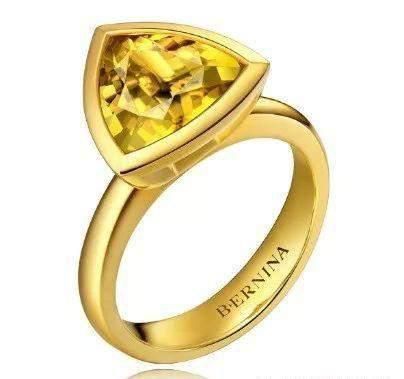 希腊语 四大名贵宝石之一,金色绿柱石打造的首饰,像太阳一样璀璨而夺目