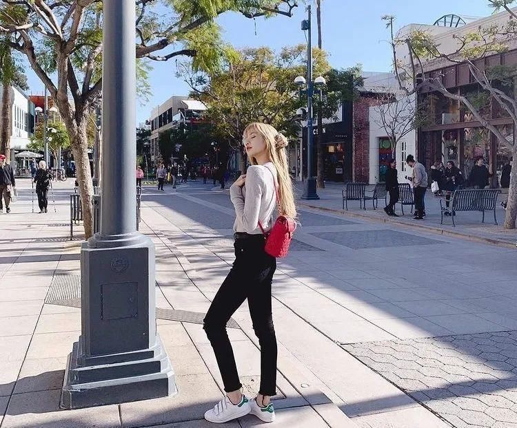 adidas 侃爷竟和奥巴马撞鞋了!都五十年了,明星们还在抢着穿这双鞋!