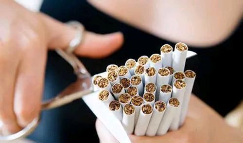  现象|不论男女，熬到50岁后，睡觉时若有4个现象，可能不是什么好事情