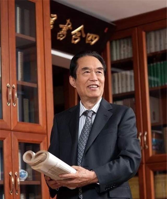 中国历史#百家讲坛主讲人阎崇年,曾被年轻小伙掌掴,小伙为何还拒绝道歉?