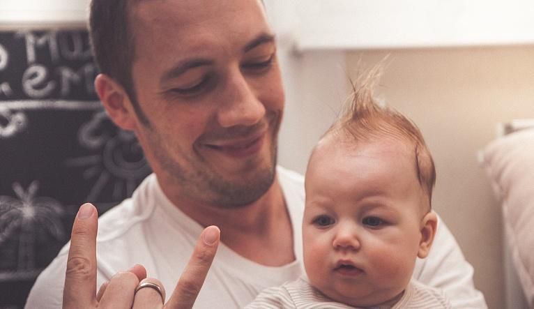 心理健康|优秀父母注意:一定不要在孩子面前做3件事,可能毁了孩子一生