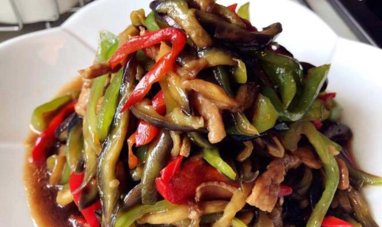 你还在做红烧茄子换成“如此”炒，味道不比红烧茄子的差