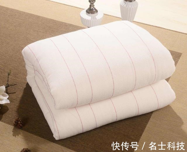 香喷喷|被子盖久了味道重,教你一招,不用洗也能香喷喷,真省事