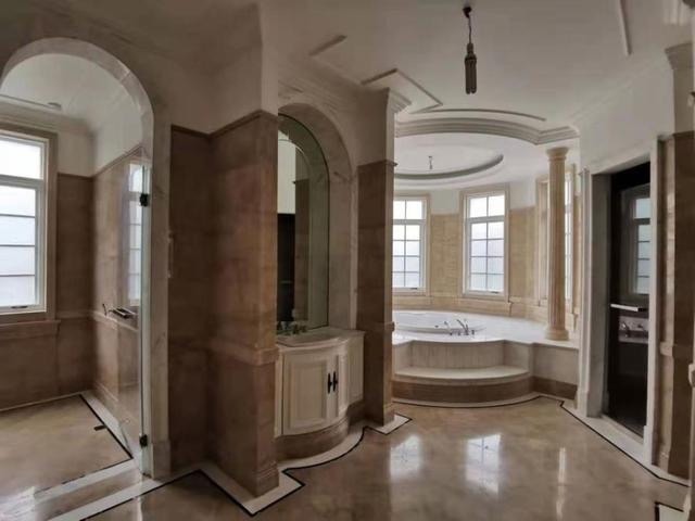 上海|3.15亿!这套别墅拍出每平方米22.5万元,中介称较为“划算”