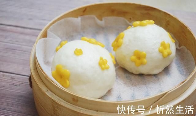 巨可爱的猪猪奶黄包,馅多超满足,闺女点100个赞