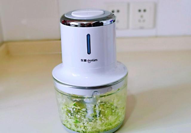 用来|没想到这种食材还能用来做小炒,香气扑鼻还不油腻.好吃不上火