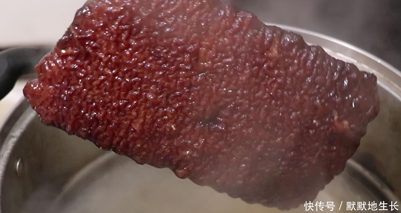 年夜饭系列梅菜扣肉,肉质肥而不腻,入口即化,学会给家人露一手