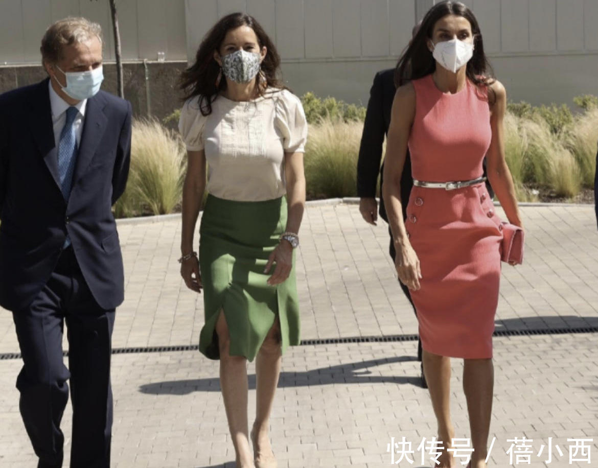 年龄|又被西班牙王后惊艳到了,穿印花连衣裙高贵优雅,好气质不惧年龄