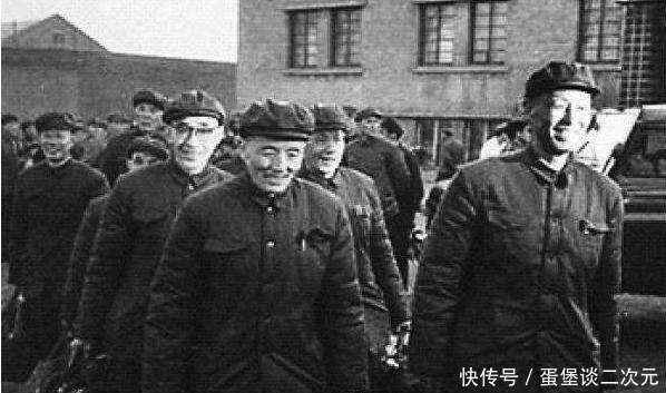 王牌军|他是国民党王牌军军长:被特赦之后,第一件事是向毛主席致敬!