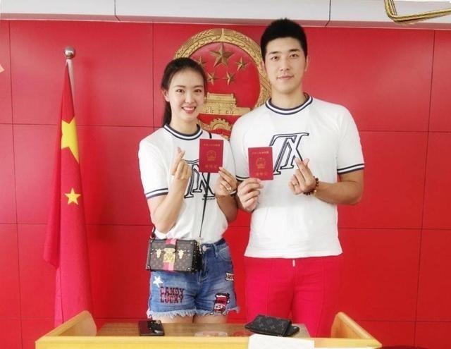 休养生活|张常宁夫妇跨年夜撒狗粮!别墅婚房装修奢华大气,婆家资产上亿
